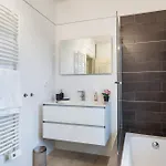 8 Personnes Bord De Villa