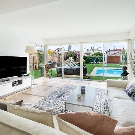 8 Personnes Bord De Villa