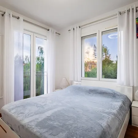 8 Personnes Bord De Villa *