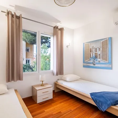 8 Personnes Bord De Villa